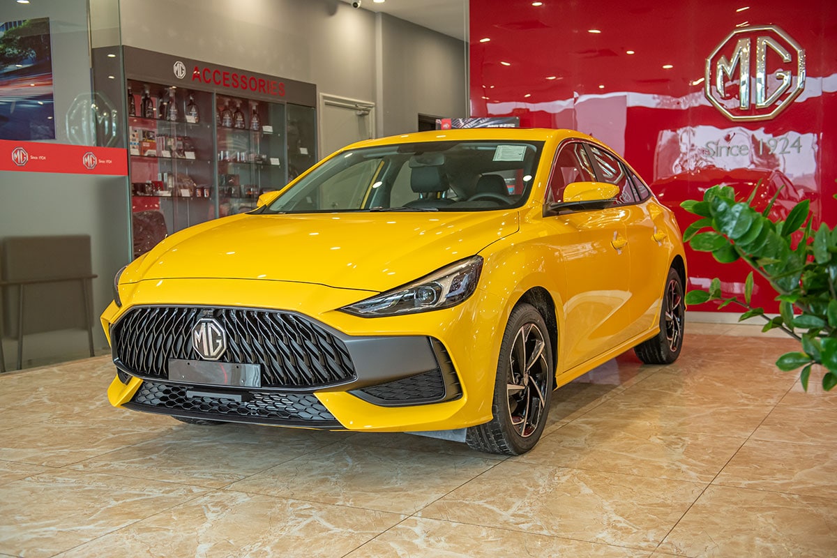 MG5 LUX màu vàng tại MG HCM