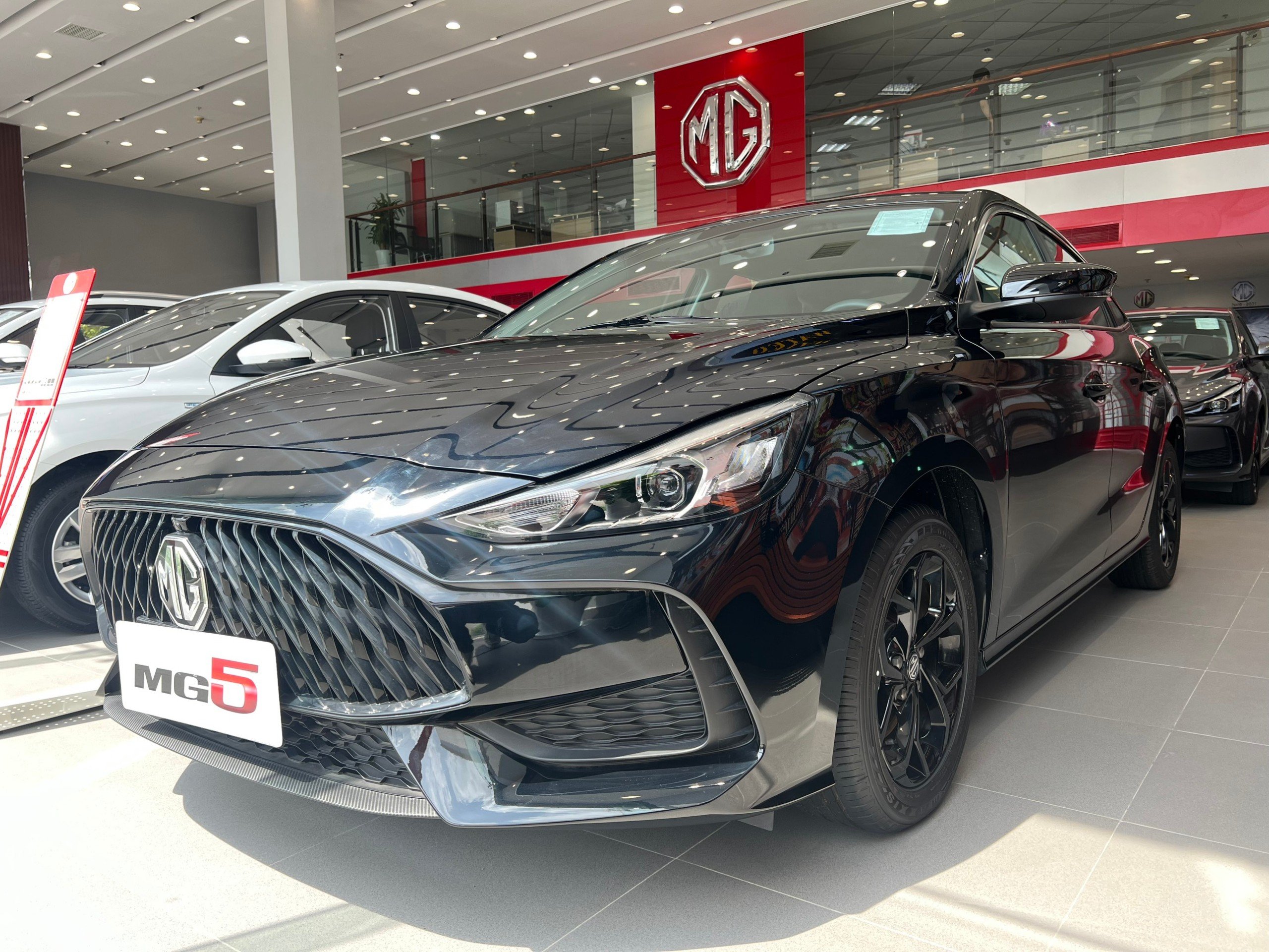 Ngoại thất MG5 STD MG Kinh Dương Vương TPHCM3